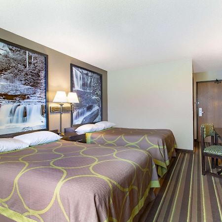 Hotel Super 8 By Wyndham Weston Wv Esterno foto
