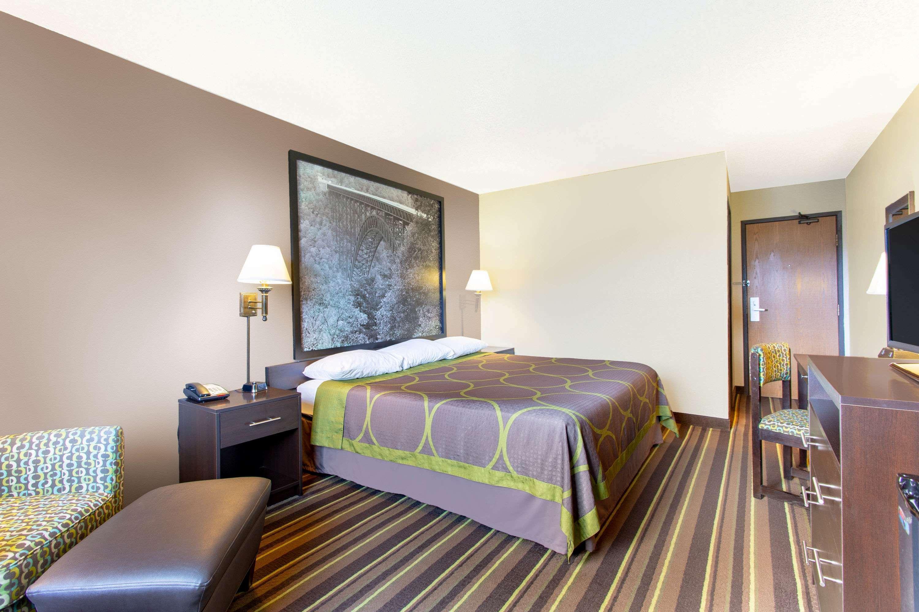 Hotel Super 8 By Wyndham Weston Wv Esterno foto