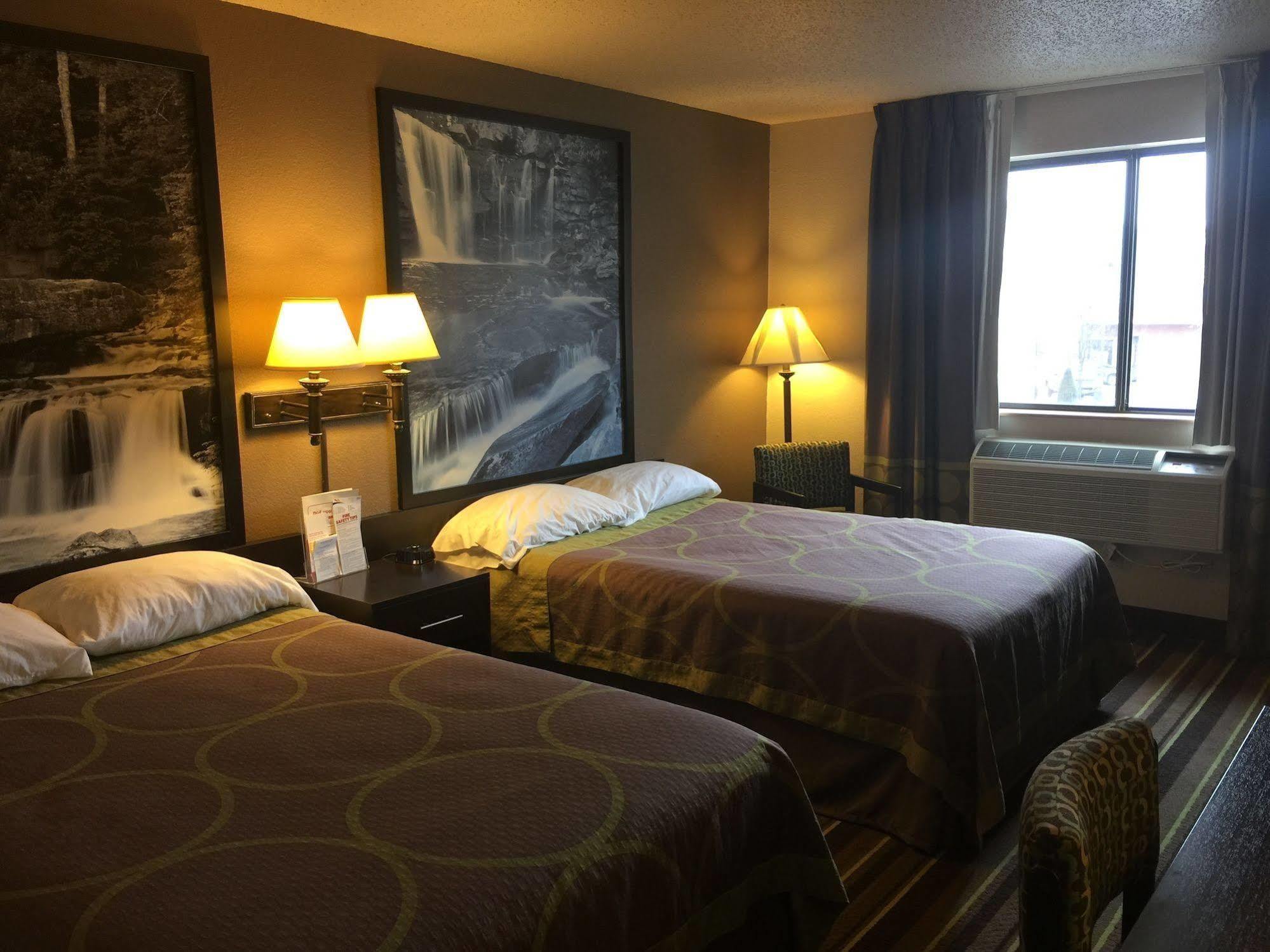 Hotel Super 8 By Wyndham Weston Wv Esterno foto
