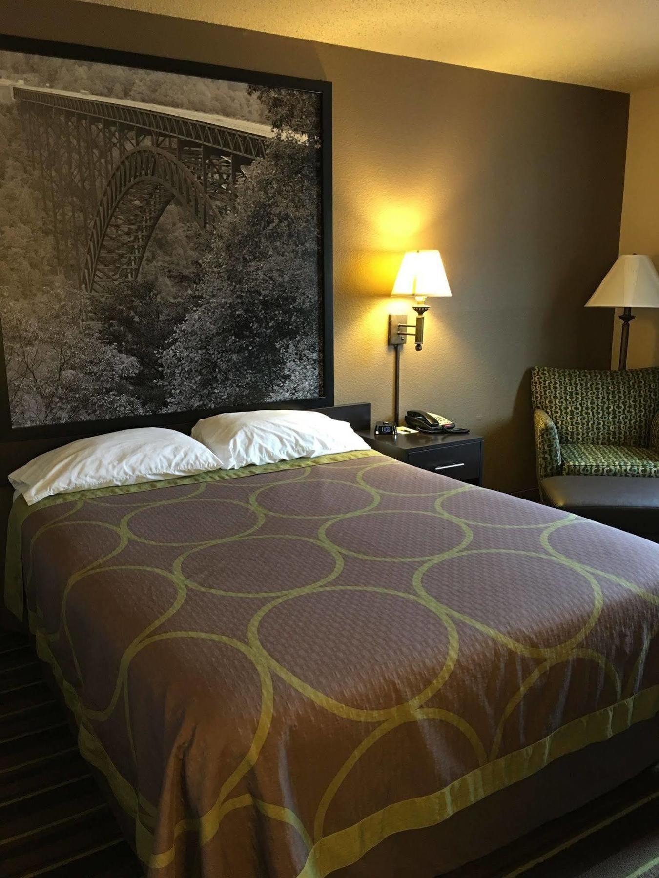 Hotel Super 8 By Wyndham Weston Wv Esterno foto